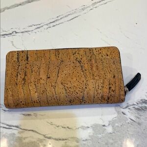 Queork Bag Cork Vegan Handmade WOODEN Grains Zip Around Wallet/Clutch N0LA made